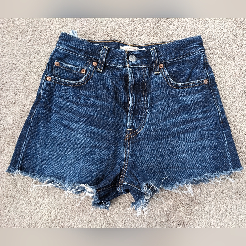 Levi's Dark Wash Ribcage Denim Shorts size 26